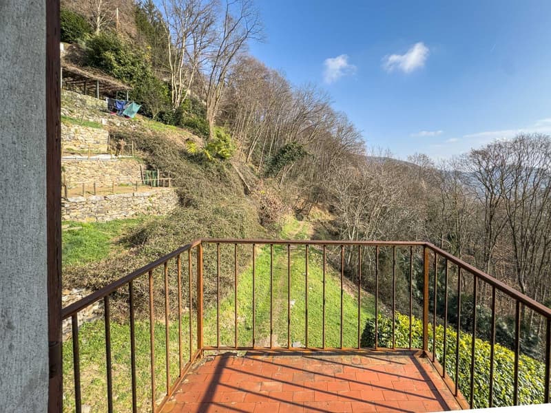 Casa di nucleo con giardino ad Aranno (6)