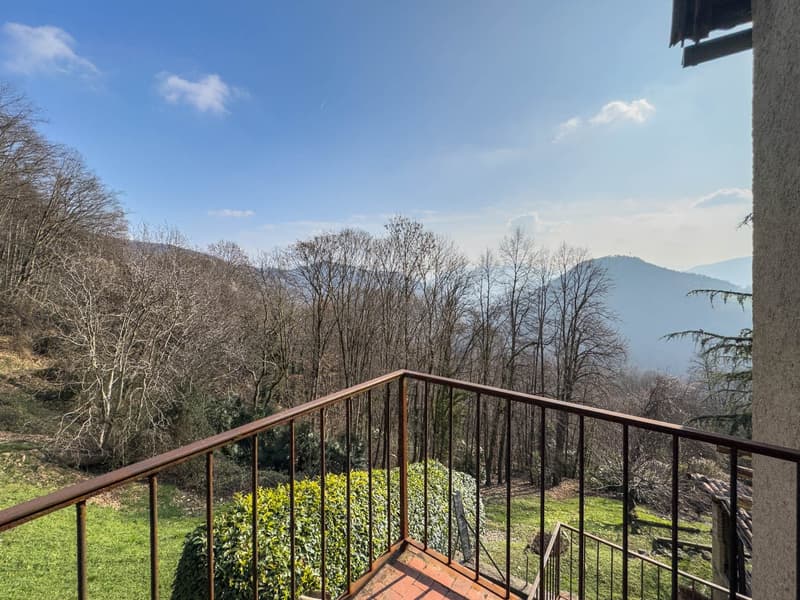 Casa di nucleo con giardino ad Aranno (5)