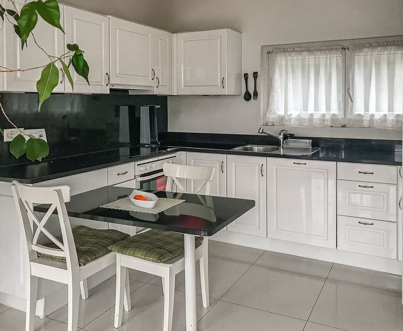 Villa in Reihe mit herrlicher Seesicht in Bissone (5)