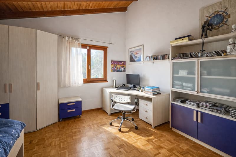 Casa con giardino a Stabio (4)