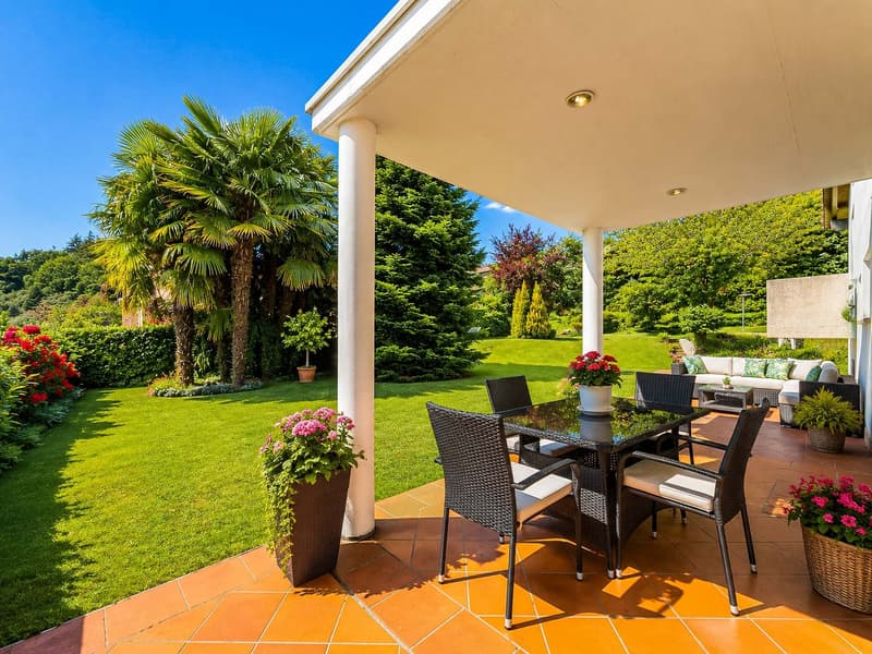 Casa unifamiliare con grande giardino a Gentilino (1)
