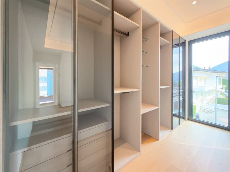 Luxus-Penthouse 4.5 Zimmer mit Seeblick in Bissone (6)