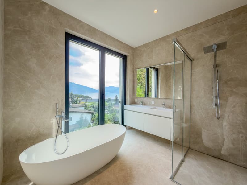 Luxus-Penthouse 4.5 Zimmer mit Seeblick in Bissone (8)