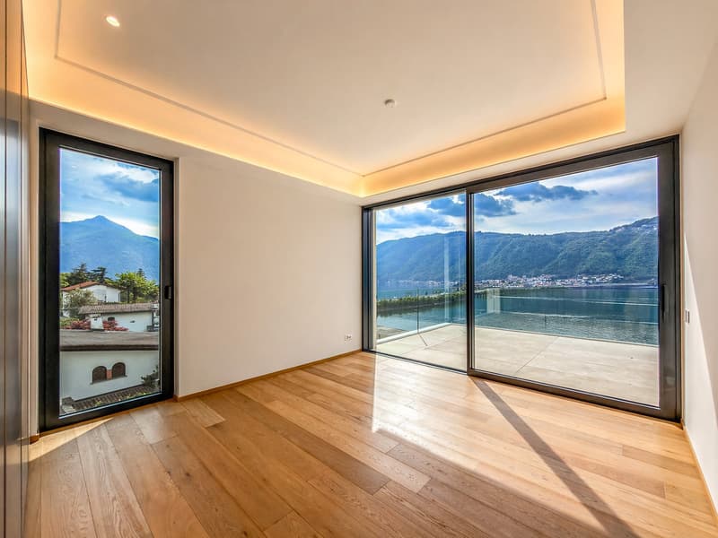 Luxus-Penthouse 4.5 Zimmer mit Seeblick in Bissone (4)