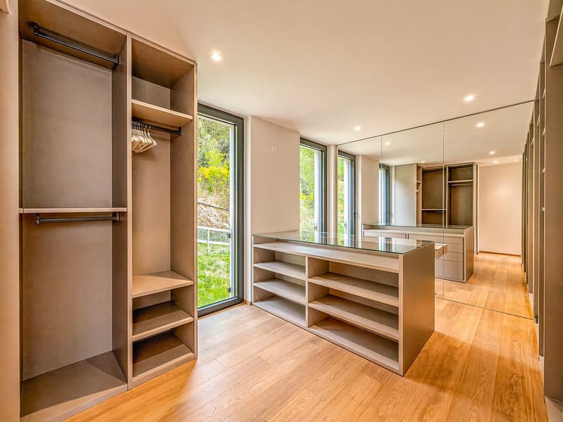 Luxus-Penthouse 4.5 Zimmer mit Seeblick in Bissone (5)