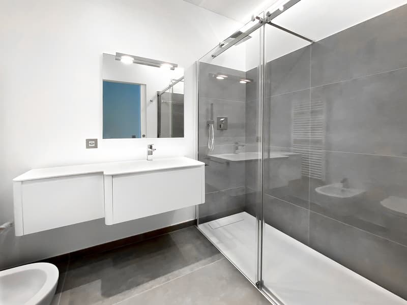 Modernes 3.5-Zimmer-Wohnung in erster Lage in Comano (6)