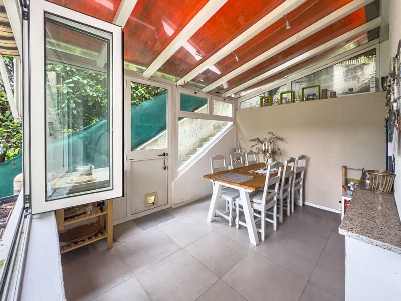 Casa gemella vista lago con giardino a Bissone (4)