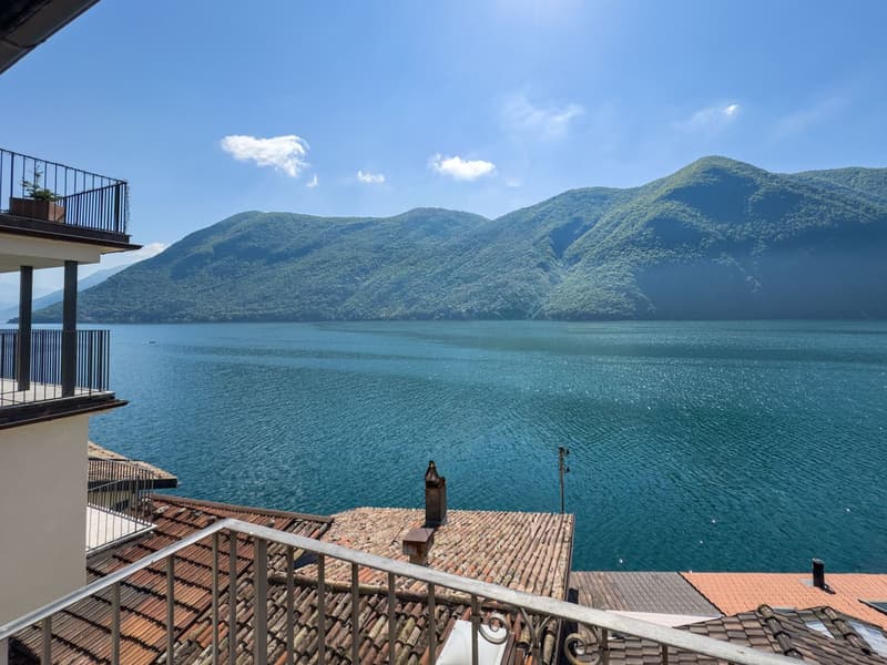Casa fronte lago da ristrutturare e con progetto approvato a Gandria (2)