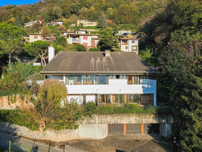 Villa con ampio giardino e vista aperta a Morbio Superiore (6)