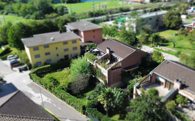 Spaziosa casa gemella con giardino a Melano (12)