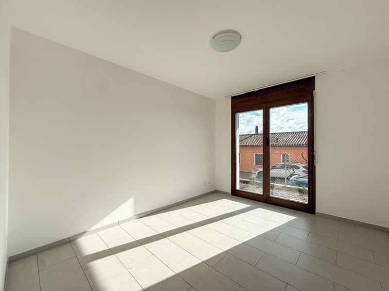 Moderno appartamento 2.5 locali con giardino a Vernate (3)