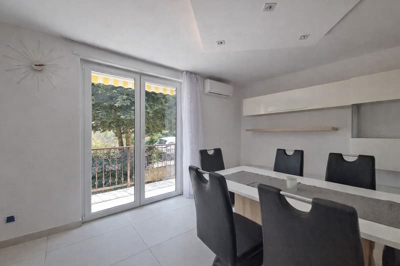 Casa bifamiliare con giardino a Canobbio (7)