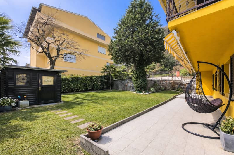 Casa bifamiliare con giardino a Canobbio (1)