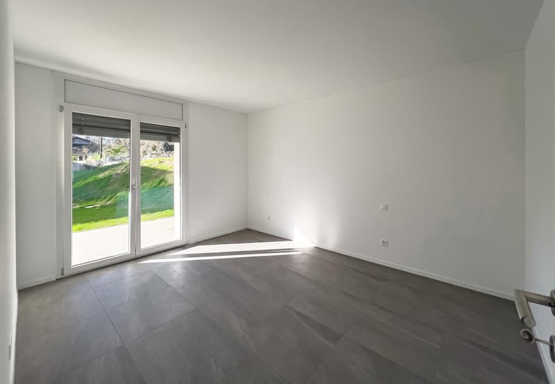 3.5 locali con ampio giardino a Caslano (3)