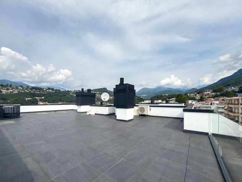 Spazioso attico con tetto terrazza a Pregassona (5)