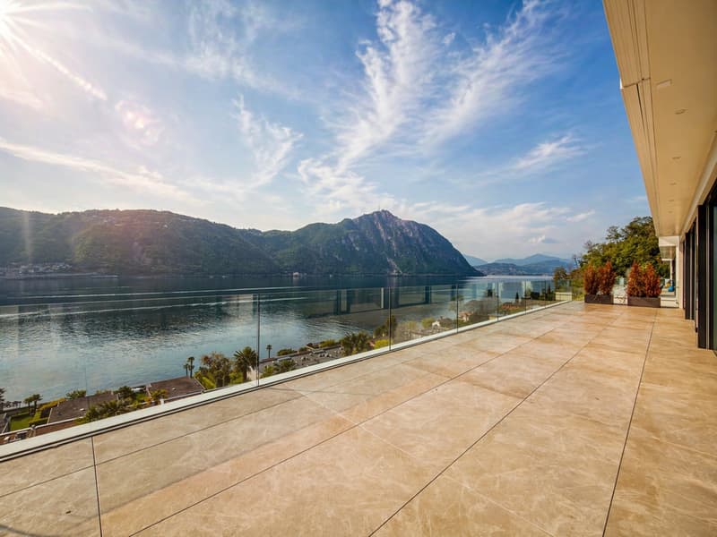 Attico di lusso 4.5 locali vista lago a Bissone (9)