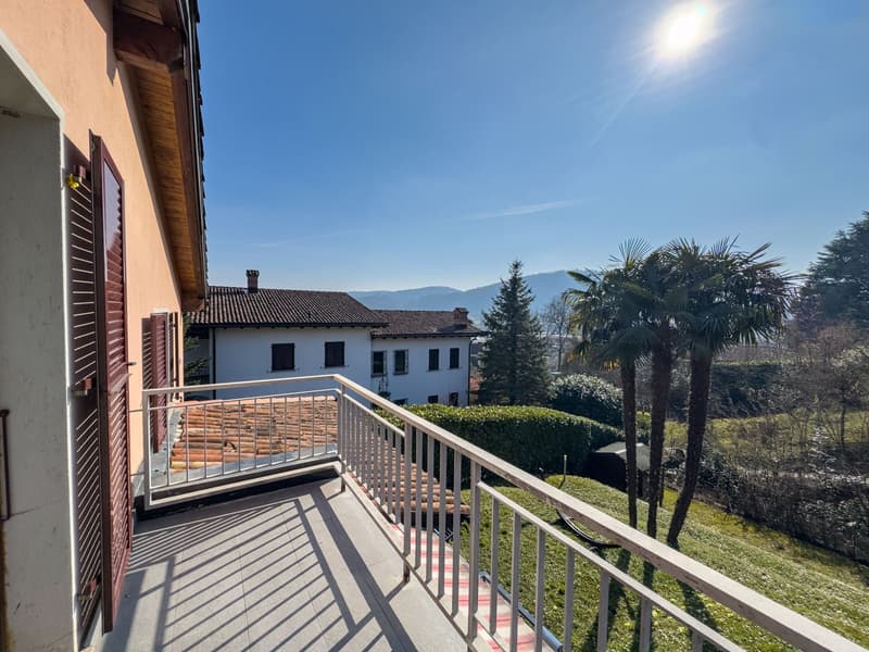 Casa con giardino a Stabio (9)