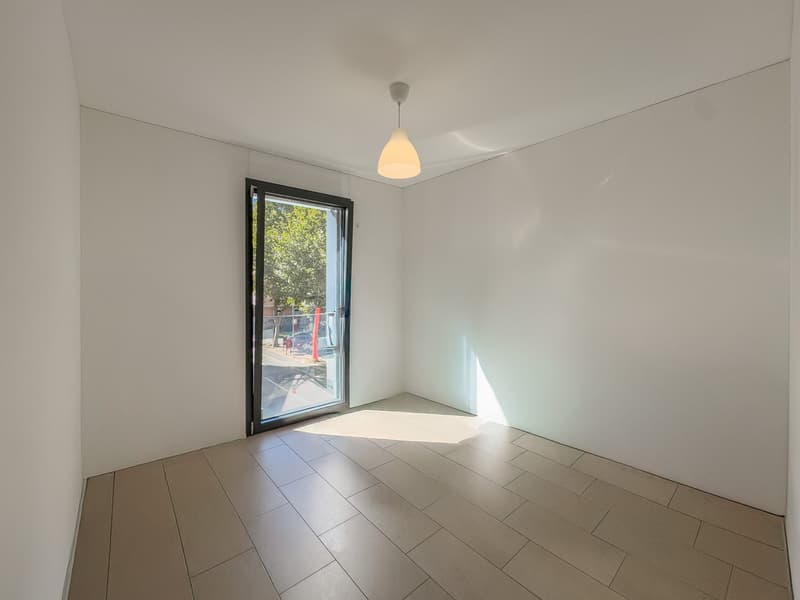 Moderno appartamento di 3.5 locali a Lugano con vista panoramica (4)