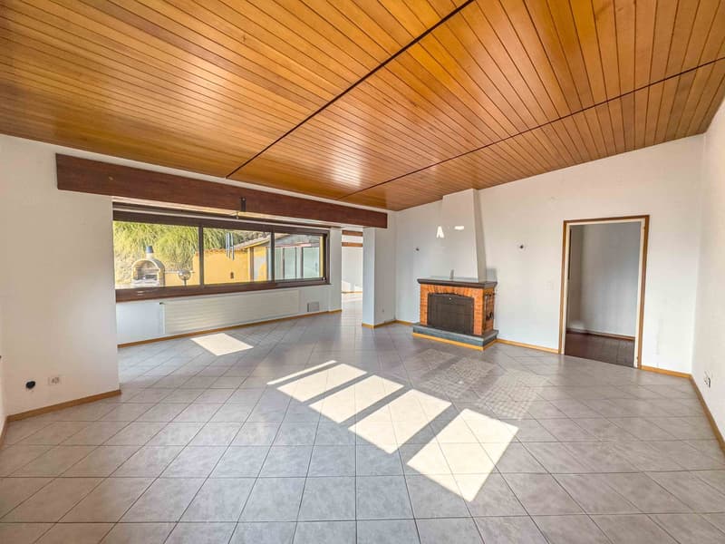 Grande casa unifamiliare nel verde ad Aranno (1)