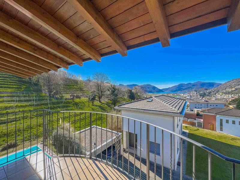 Casa unifamiliare con giardino e piscina a Bioggio (6)