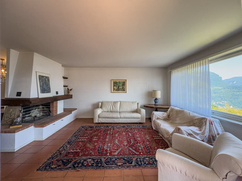Villa con giardino e vista aperta sul golfo di Lugano a Carona (5)