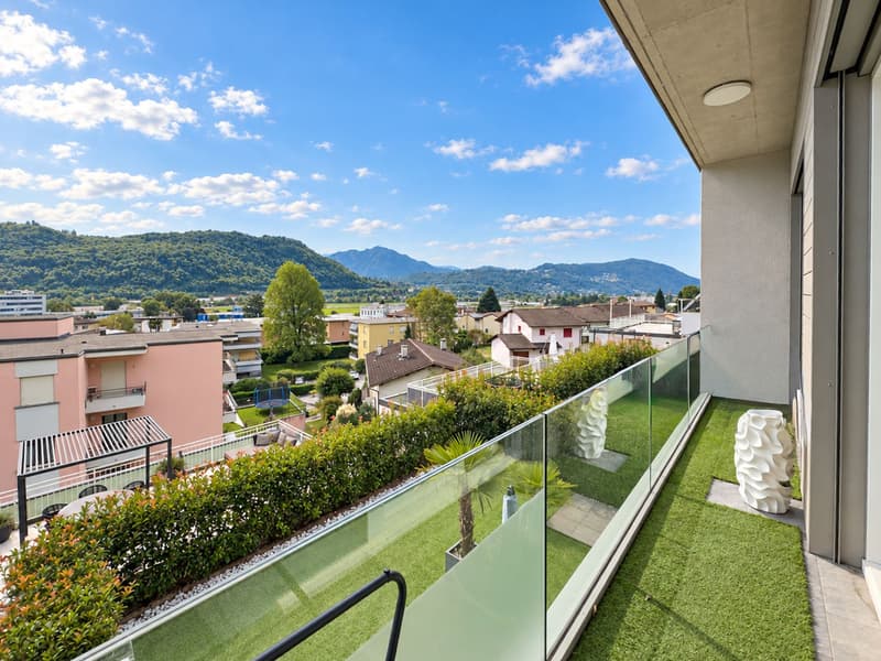 Casa a schiera con giardino ad Agno (7)