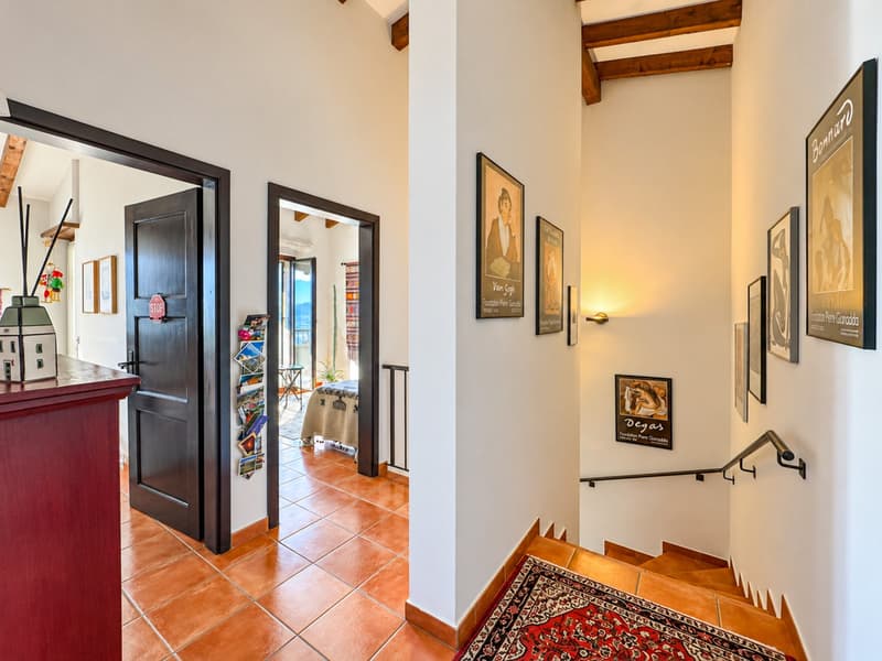 Casa contigua con terrazza e giardino a Gravesano (7)