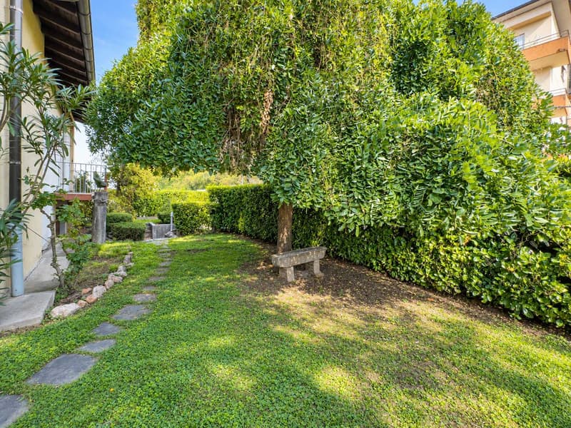 Casa con ampio giardino a Mendrisio (6)