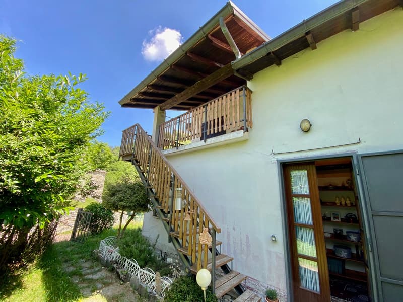 Casa unifamiliare accogliente in una posizione montana tranquilla immersa nella natura (19)