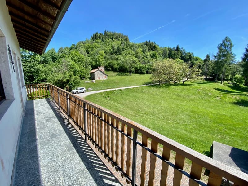 Casa unifamiliare accogliente in una posizione montana tranquilla immersa nella natura (17)