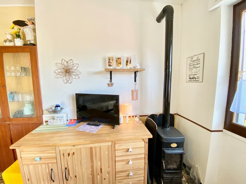 Casa unifamiliare accogliente in una posizione montana tranquilla immersa nella natura (6)