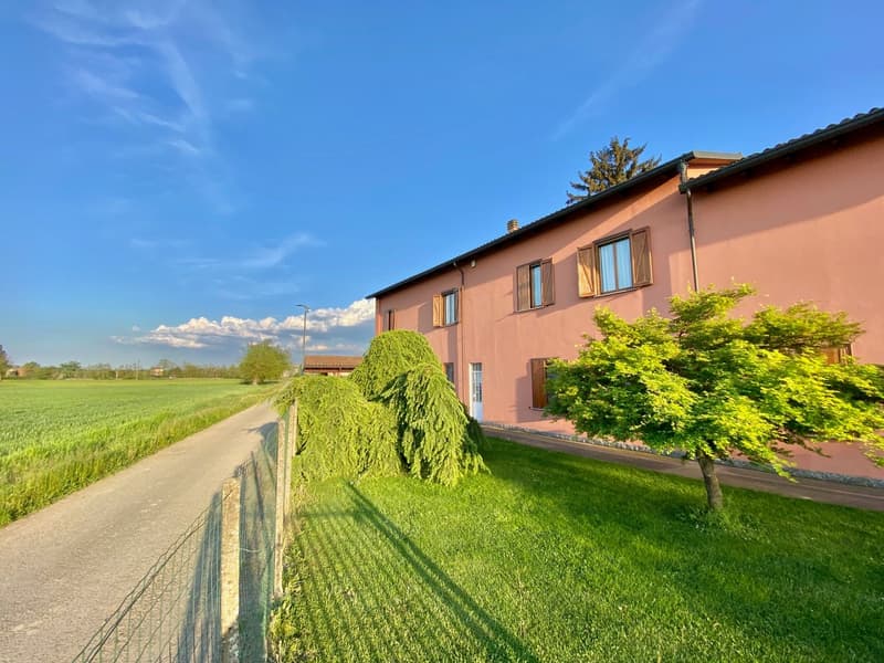 Maison de campagne très bien entretenue dans un emplacement calme et ensoleillé au sud avec un grand terrain (25)