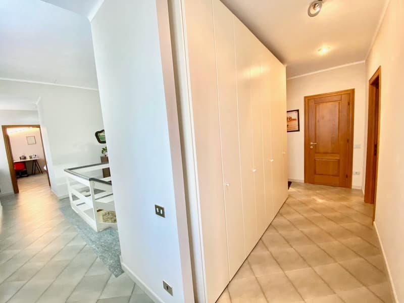 Maison de campagne très bien entretenue dans un emplacement calme et ensoleillé au sud avec un grand terrain (16)