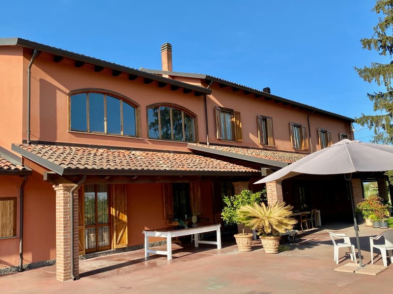 Maison de campagne très bien entretenue dans un emplacement calme et ensoleillé au sud avec un grand terrain (18)