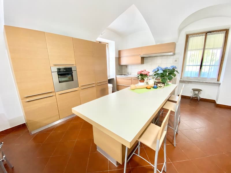Maison de campagne très bien entretenue dans un emplacement calme et ensoleillé au sud avec un grand terrain (6)