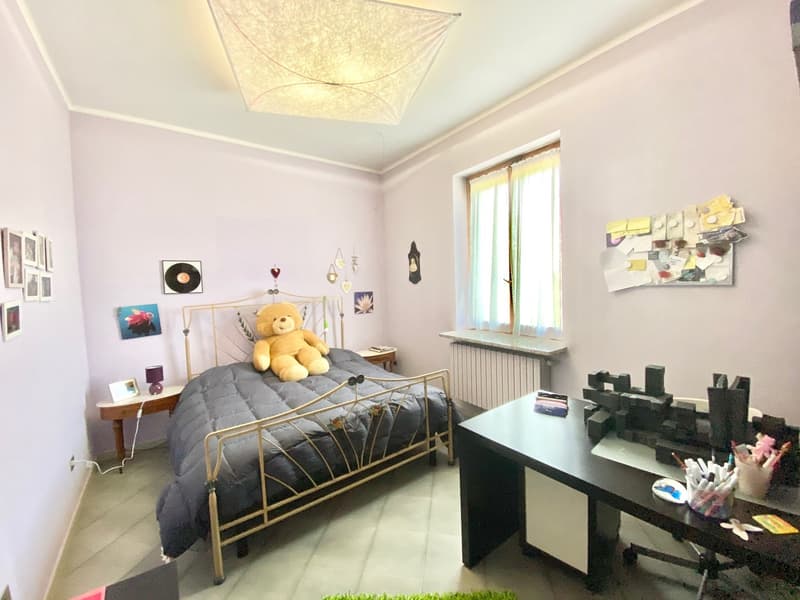 Maison de campagne très bien entretenue dans un emplacement calme et ensoleillé au sud avec un grand terrain (11)