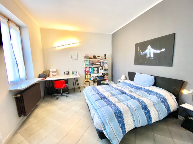 Maison de campagne très bien entretenue dans un emplacement calme et ensoleillé au sud avec un grand terrain (10)