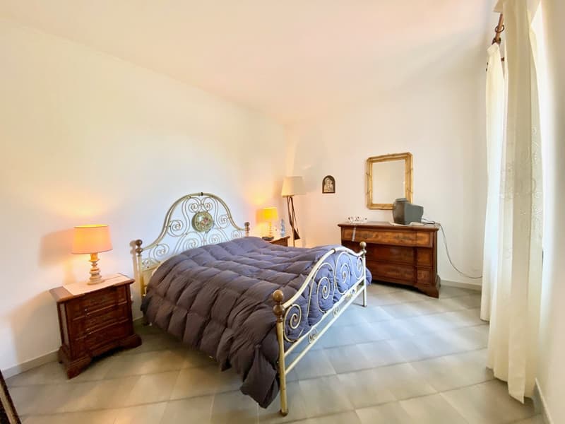 Maison de campagne très bien entretenue dans un emplacement calme et ensoleillé au sud avec un grand terrain (9)