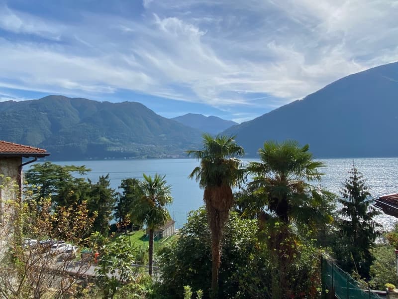 Appartamento di 4 locali completamente ristrutturato con vista unica sul lago, a soli 2 passi dalla spiaggia (13)