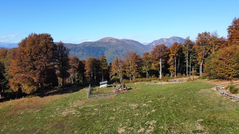 Ristorante con camere in posizione panoramica con vista sul lago da sogno e grande terreno (9)