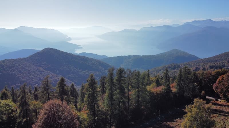 Ristorante con camere in posizione panoramica con vista sul lago da sogno e grande terreno (10)
