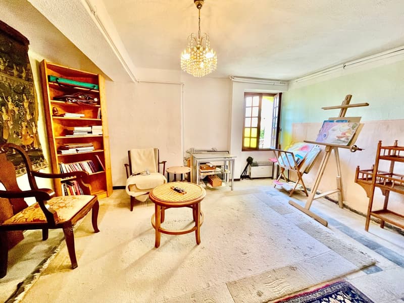 Caratteristico villaggio con balcone in una posizione tranquilla e soleggiata nel centro storico (11)