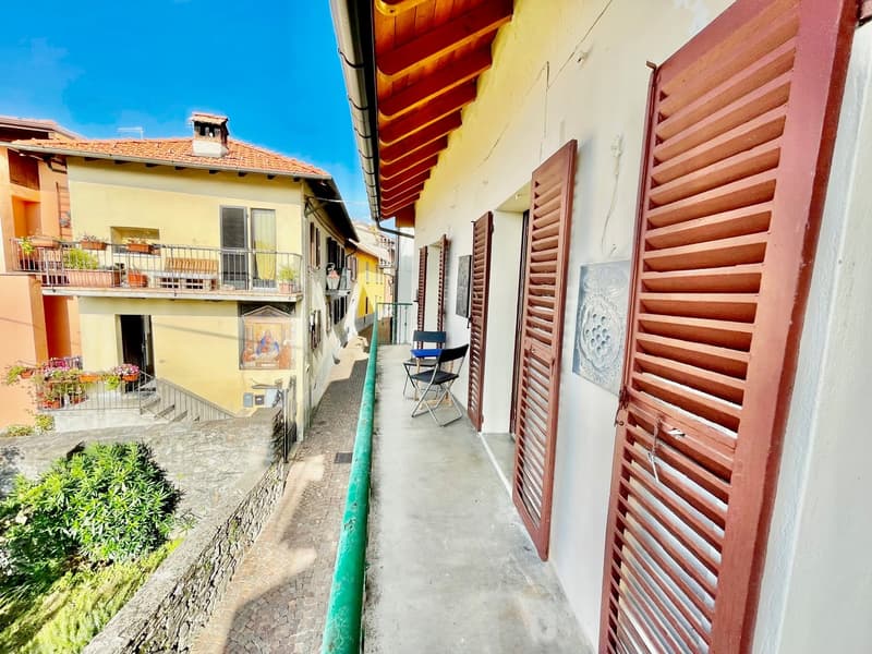 Caratteristico villaggio con balcone in una posizione tranquilla e soleggiata nel centro storico (16)
