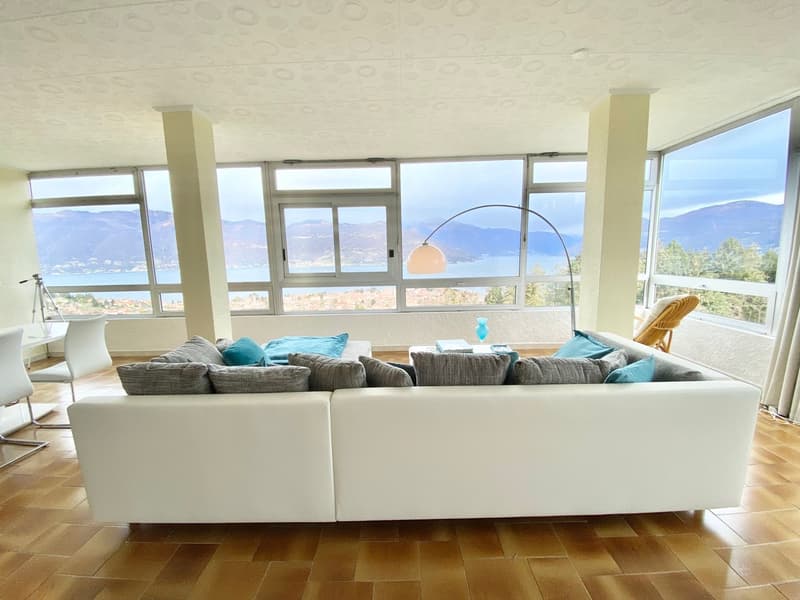 Top 2-room apartment in town center with swimming pool, tennis court and stunning lake view (5)