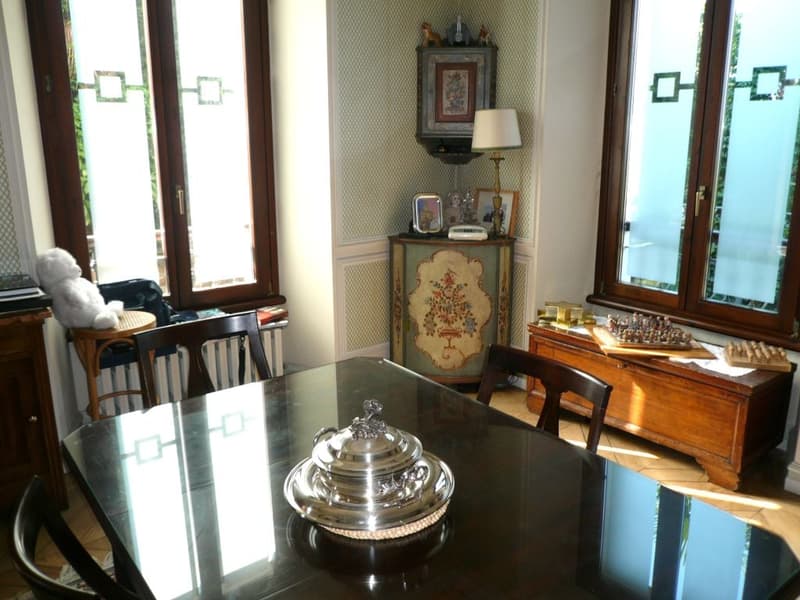 Villa di lusso in un quartiere residenziale molto richiesto con piscina, grande terreno e vista mare da sogno (8)
