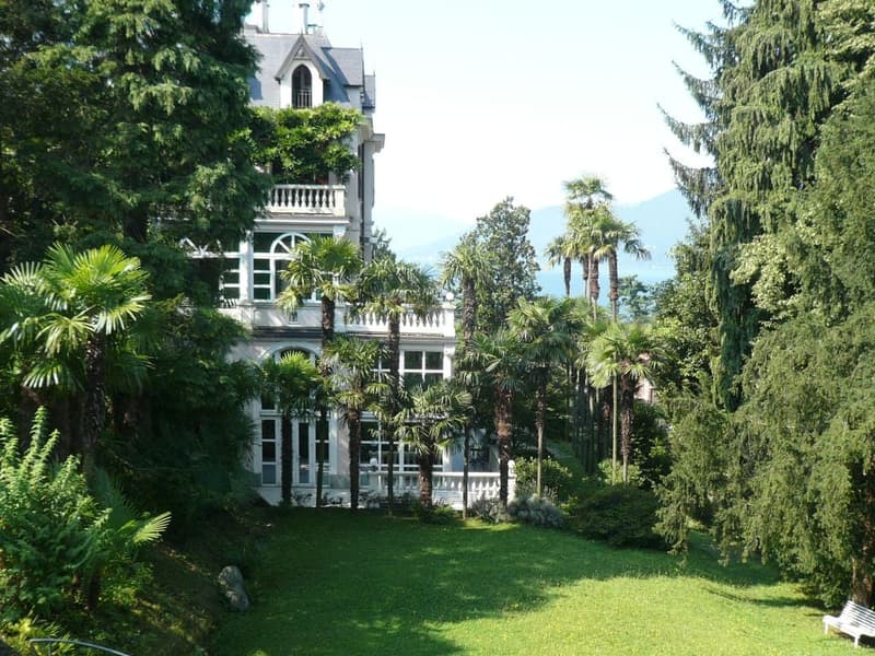 Villa di lusso in un quartiere residenziale molto richiesto con piscina, grande terreno e vista mare da sogno (3)