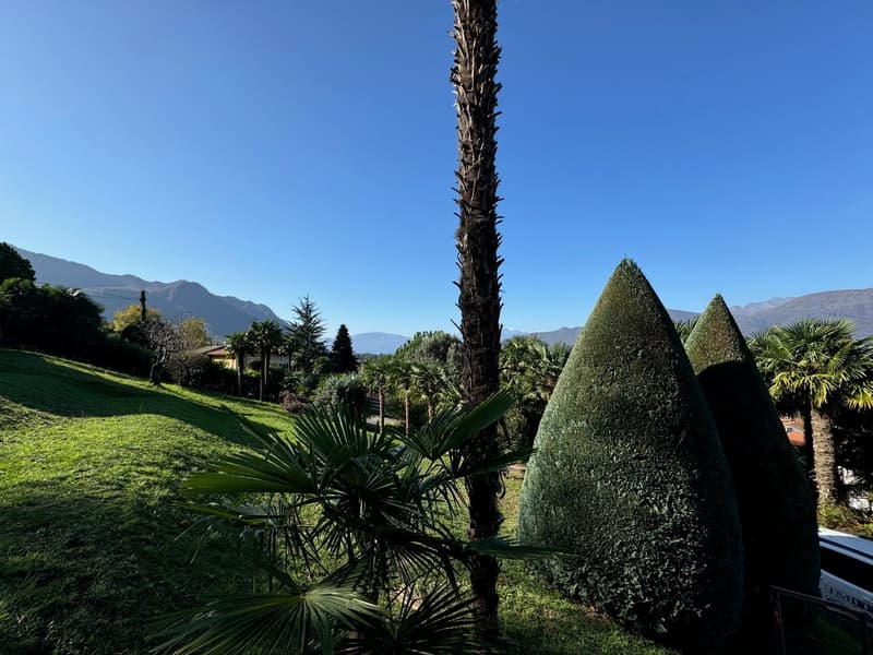 Casa unifamiliare ben curata in una posizione tranquilla e soleggiata con ELW e una vista mare da sogno (14)