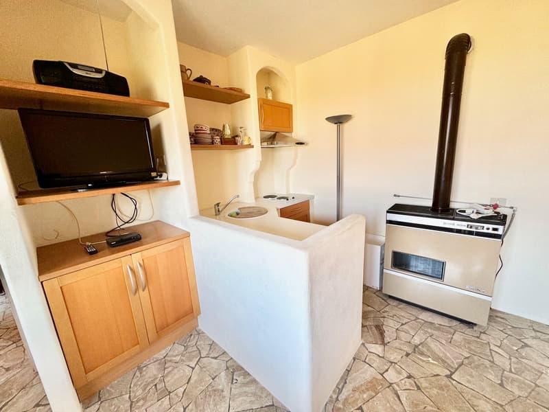 Casa unifamiliare ben curata in una posizione tranquilla e soleggiata con ELW e una vista mare da sogno (12)