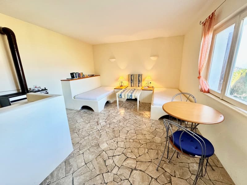 Casa unifamiliare ben curata in una posizione tranquilla e soleggiata con ELW e una vista mare da sogno (11)