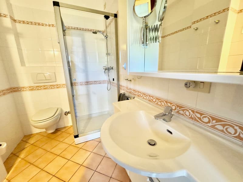Casa unifamiliare ben curata in una posizione tranquilla e soleggiata con ELW e una vista mare da sogno (13)